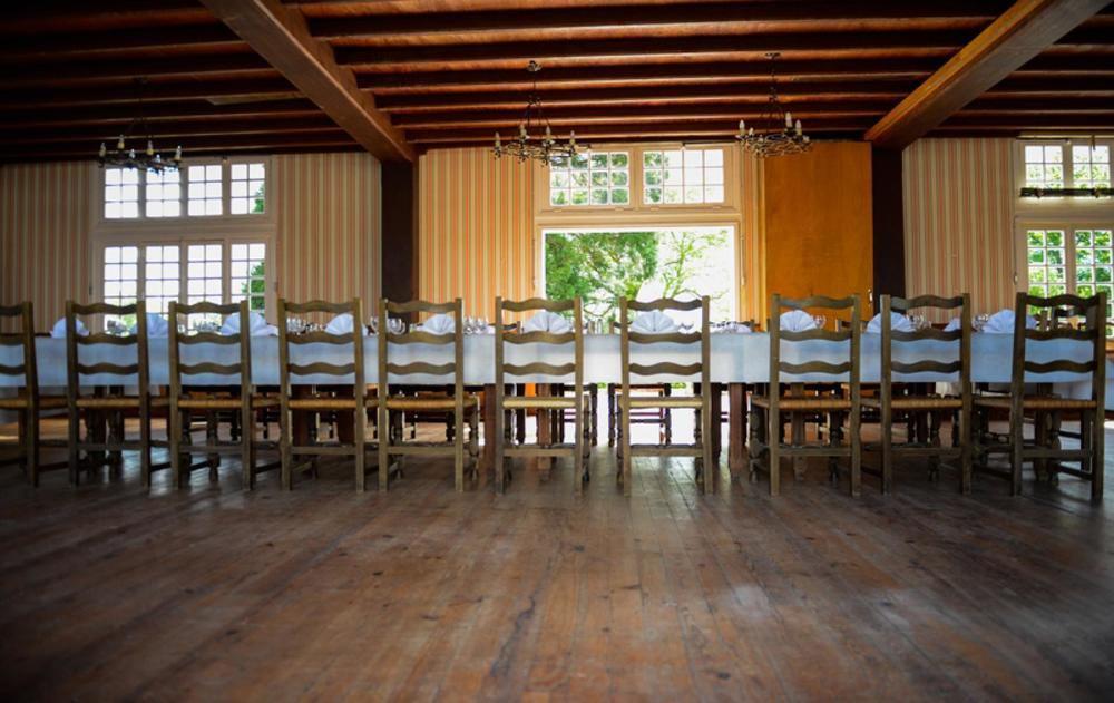 Logis Hotel Restaurant De La Poste Le Mêle-sur-Sarthe Esterno foto