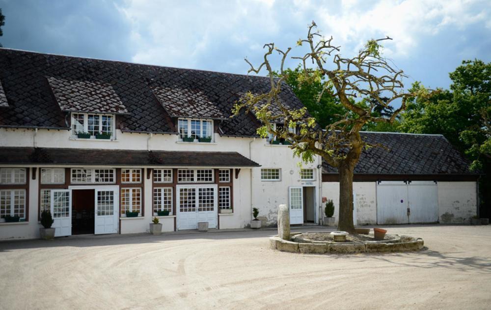 Logis Hotel Restaurant De La Poste Le Mêle-sur-Sarthe Esterno foto