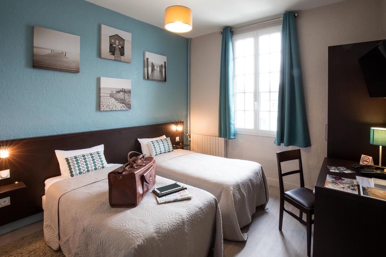 Logis Hotel Restaurant De La Poste Le Mêle-sur-Sarthe Esterno foto