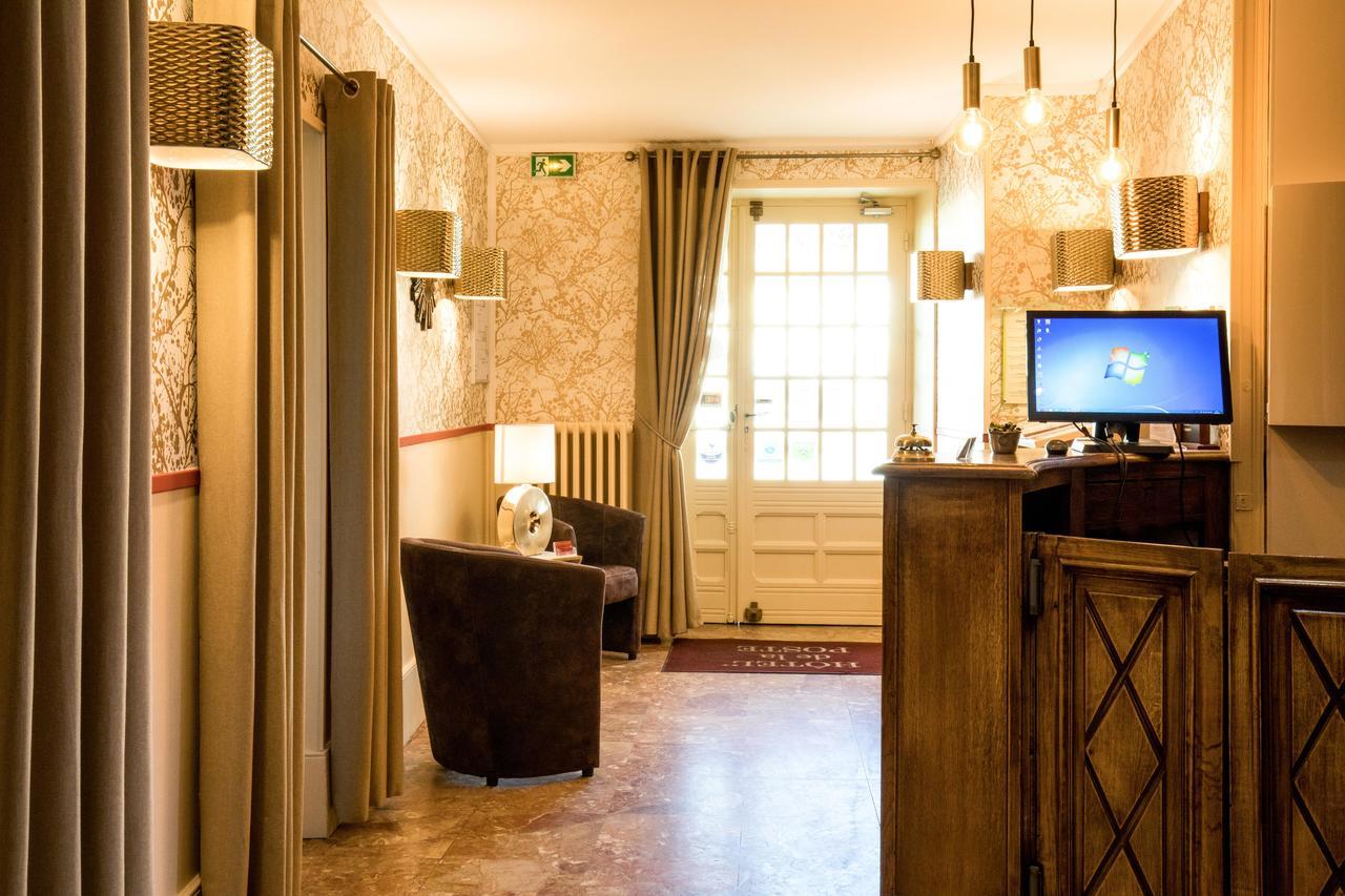 Logis Hotel Restaurant De La Poste Le Mêle-sur-Sarthe Esterno foto