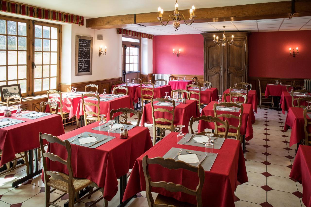Logis Hotel Restaurant De La Poste Le Mêle-sur-Sarthe Esterno foto